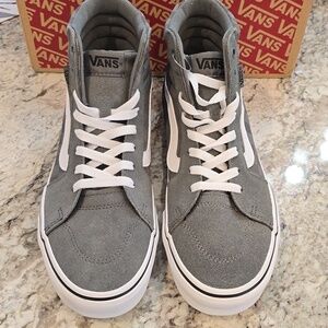 Men's Filmore HI Vans New In Box Size 8